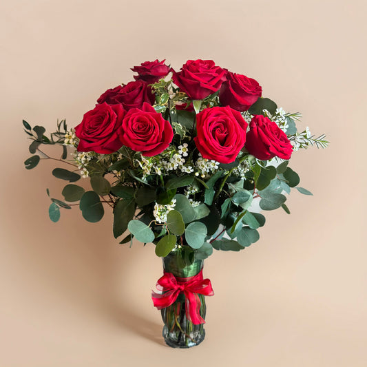 Darling Dozen: Short Stem Red Roses